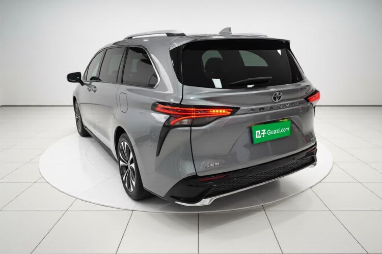 Used Toyota Granvia 2022 2.5L Hybrid Flagship Edition Exterior 2