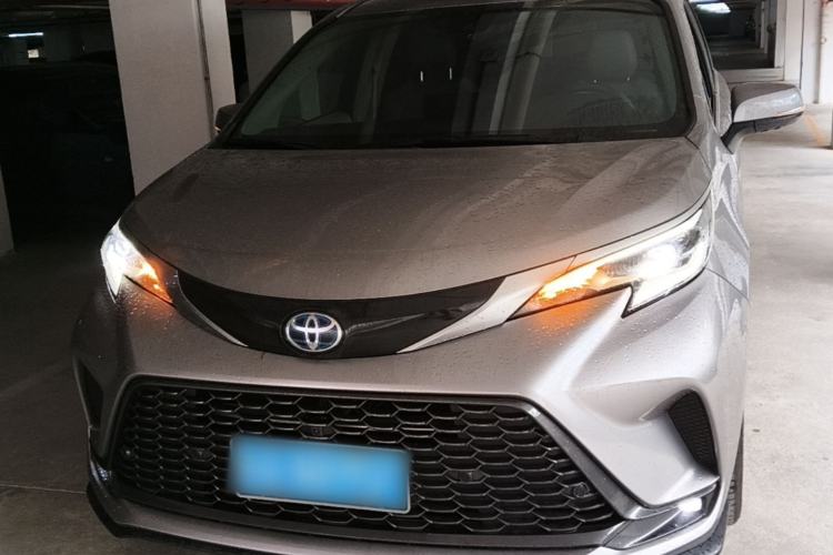 Used Toyota Granvia 2022 2.5L Hybrid Premium Edition Front