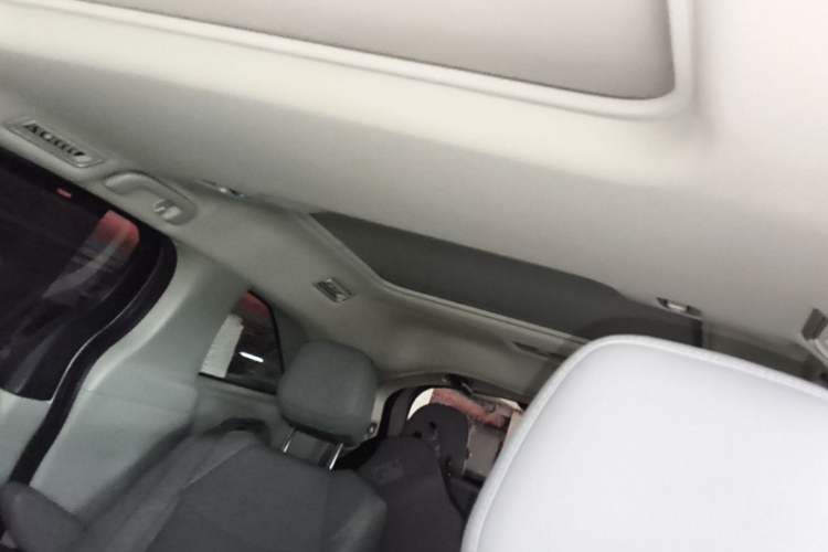 Used Toyota Granvia 2022 2.5L Hybrid Premium Edition Headliner