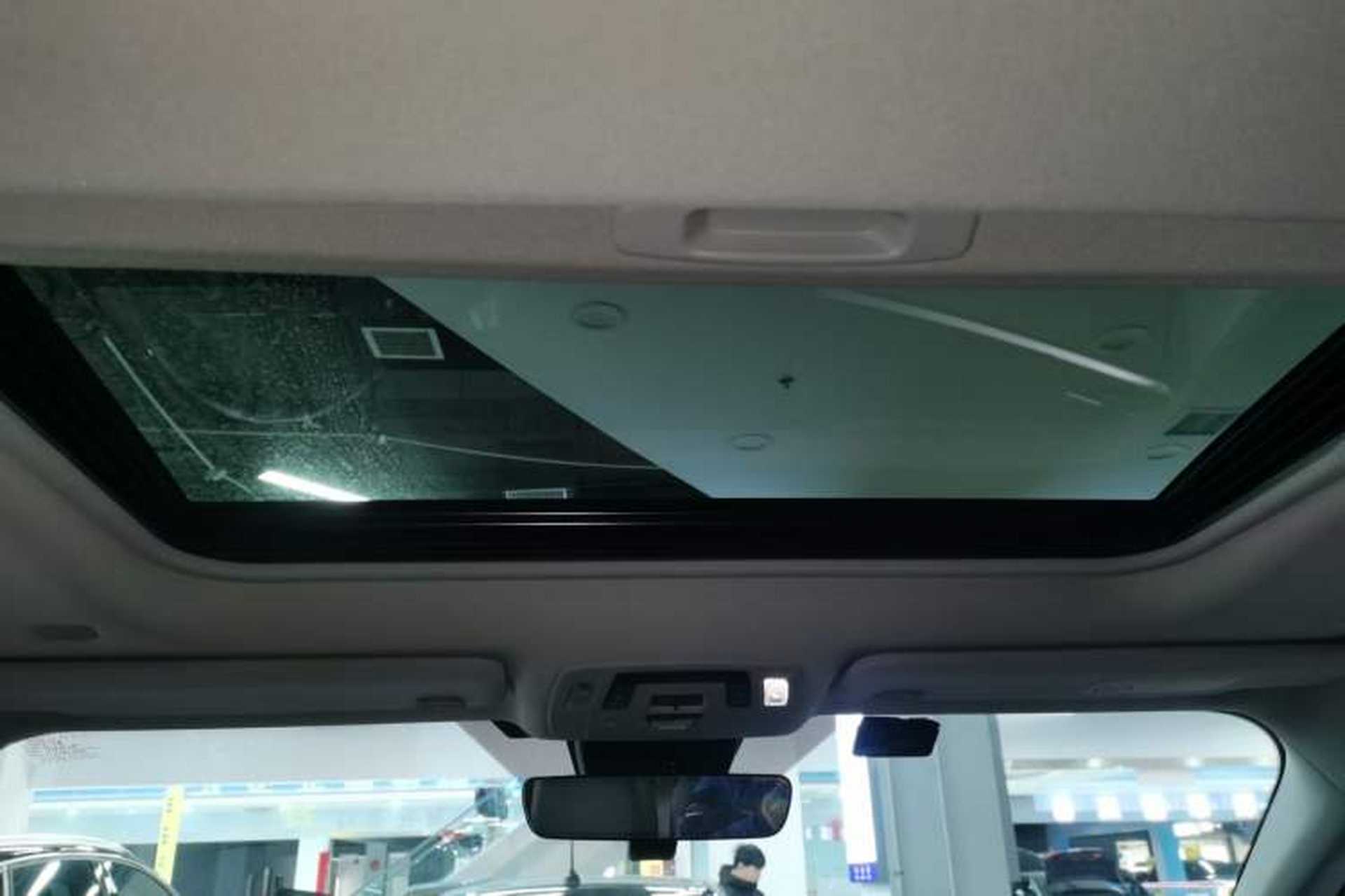 Used Toyota Granvia 2022 2.5L Hybrid Premium Edition Headliner