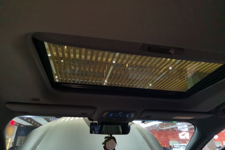 Used Toyota Granvia 2022 2.5L Hybrid Prestige Edition Headliner