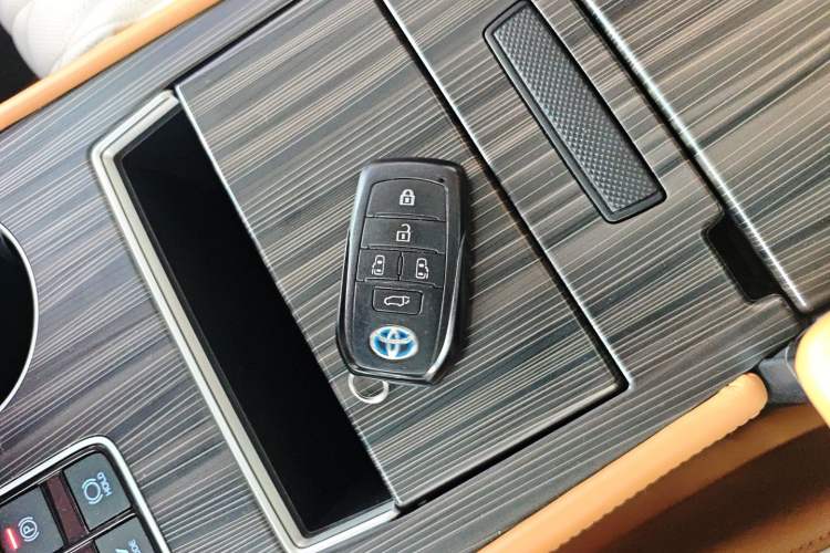 Used Toyota Granvia 2022 2.5L Hybrid Flagship Edition Interior 1