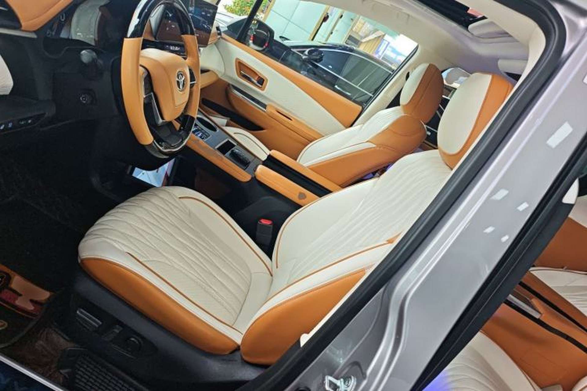 Used Toyota Granvia 2022 2.5L Hybrid Flagship Edition Left Front Seat
