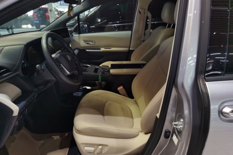 Used Toyota Granvia 2022 2.5L Hybrid Prestige Edition Left Front Seat