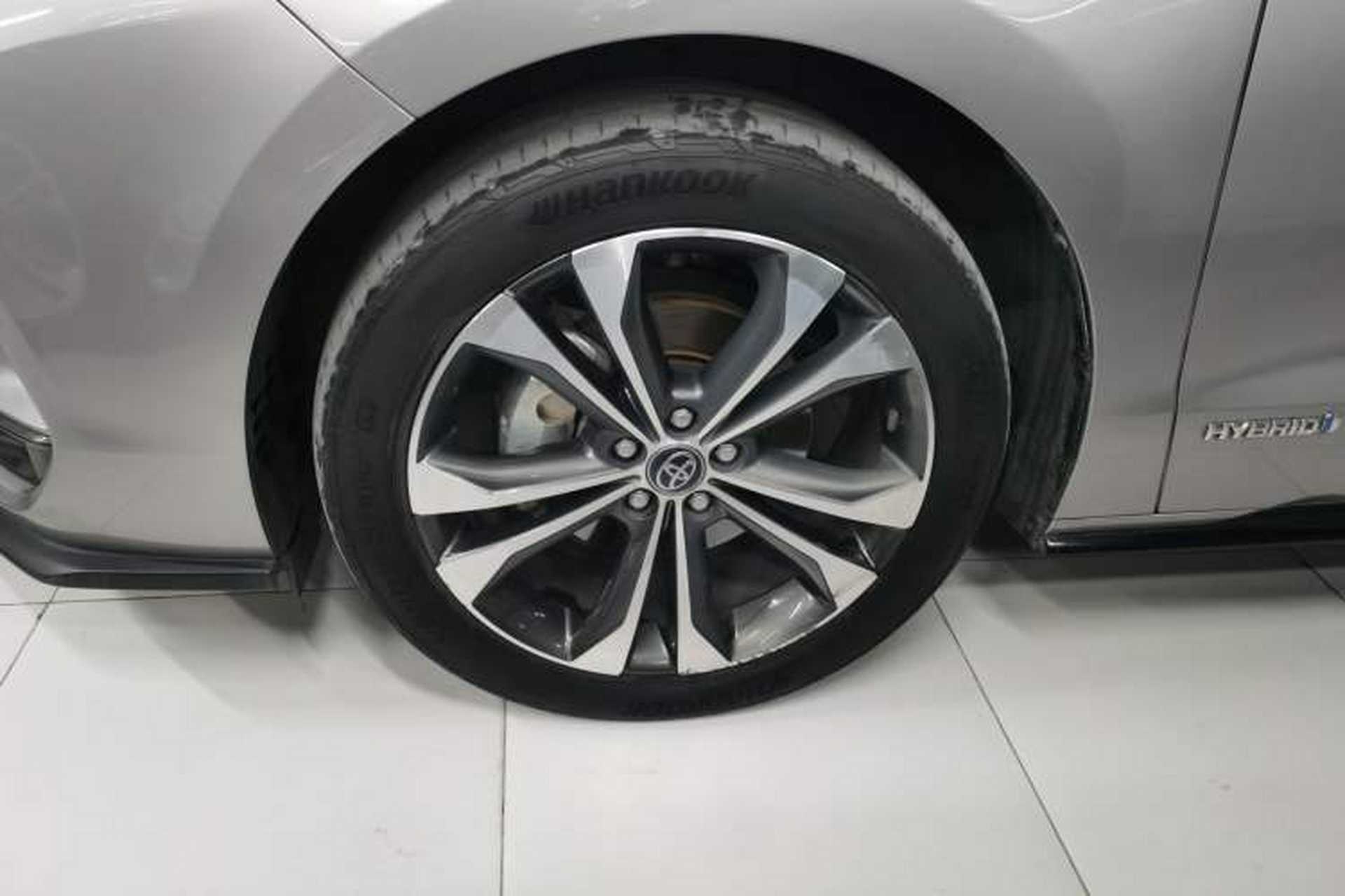 Used Toyota Granvia 2022 2.5L Hybrid Premium Edition Left Front Wheel Hub