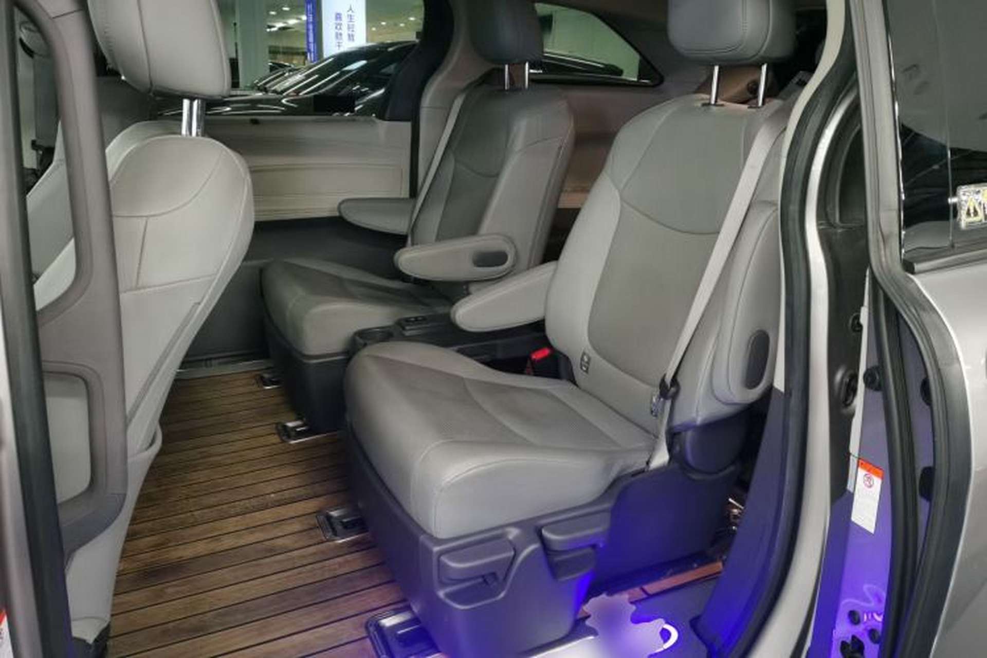 Used Toyota Granvia 2022 2.5L Hybrid Premium Edition Left Rear Seat