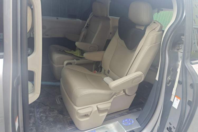 Used Toyota Granvia 2022 2.5L Hybrid Premium Edition Left Rear Seat