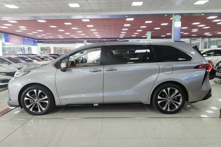 Used Toyota Granvia 2022 2.5L Hybrid Flagship Edition Left Side