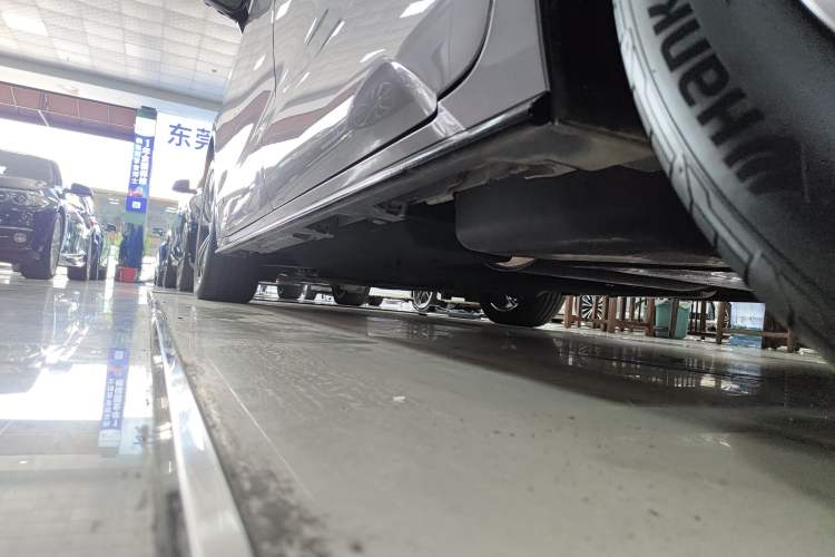 Used Toyota Granvia 2022 2.5L Hybrid Flagship Edition Left Side Sill