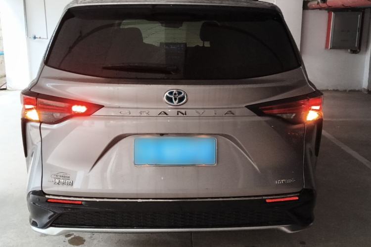 Used Toyota Granvia 2022 2.5L Hybrid Premium Edition Rear