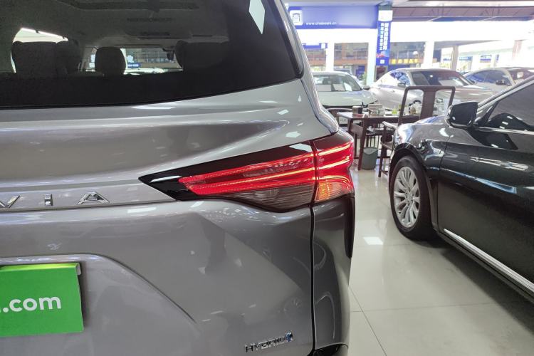 Used Toyota Granvia 2022 2.5L Hybrid Flagship Edition Right Rear Taillight
