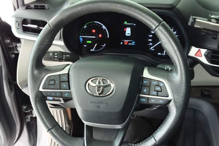 Used Toyota Granvia 2022 2.5L Hybrid Premium Edition Steering Wheel