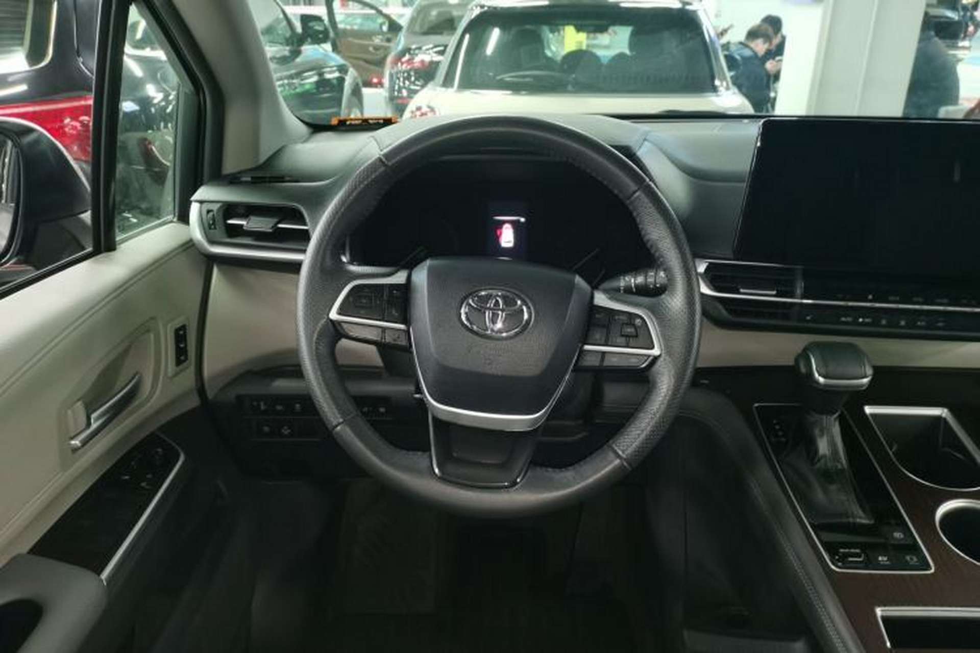Used Toyota Granvia 2022 2.5L Hybrid Premium Edition Steering Wheel