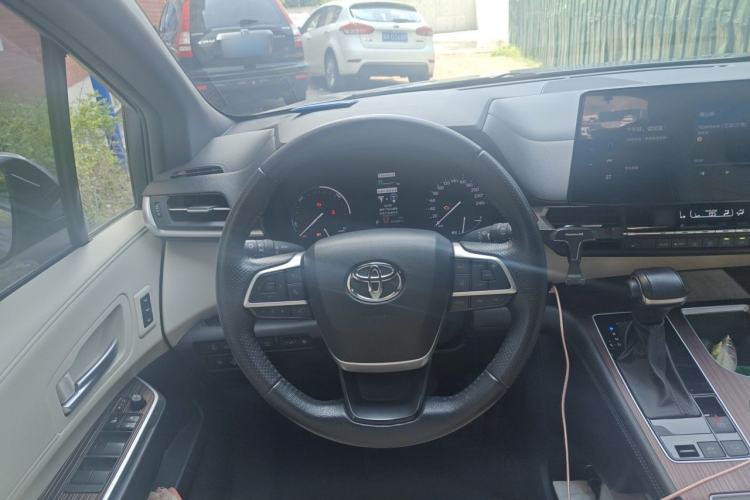 Used Toyota Granvia 2022 2.5L Hybrid Premium Edition Steering Wheel
