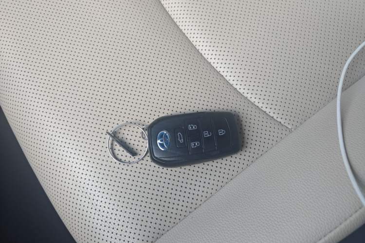 Used Toyota Granvia 2022 2.5L Hybrid Premium Edition Vehicle Key