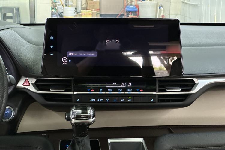 Used Toyota Granvia 2022 2.5L Hybrid Premium Edition Audio And AC Panel