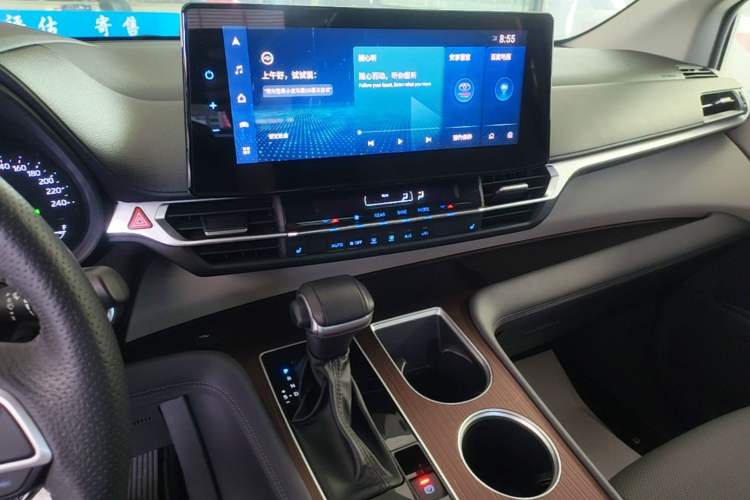 Used Toyota Granvia 2022 2.5L Hybrid Premium Edition Audio And AC Panel
