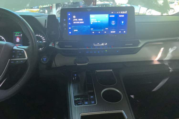 Used Toyota Granvia 2022 2.5L Hybrid Premium Edition Audio And AC Panel