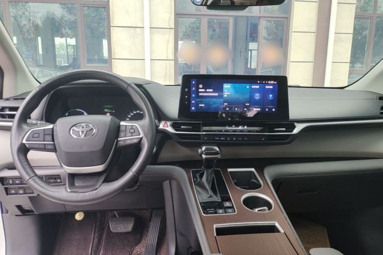 Used Toyota Granvia 2022 2.5L Hybrid Premium Edition Center Console