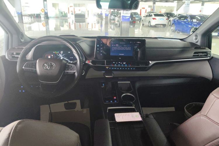 Used Toyota Granvia 2022 2.5L Hybrid Flagship Edition Center Console