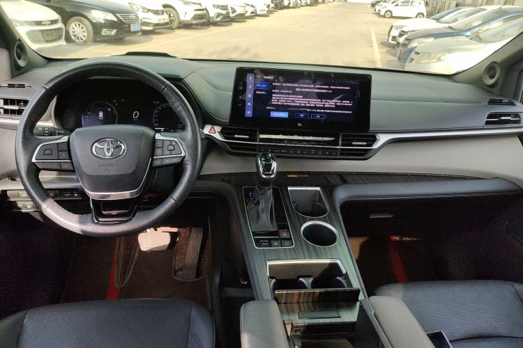 Used Toyota Granvia 2022 2.5L Hybrid Flagship Edition Center Console