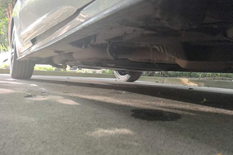 Used Toyota Granvia 2022 2.5L Hybrid Premium Edition Chassis Front Right