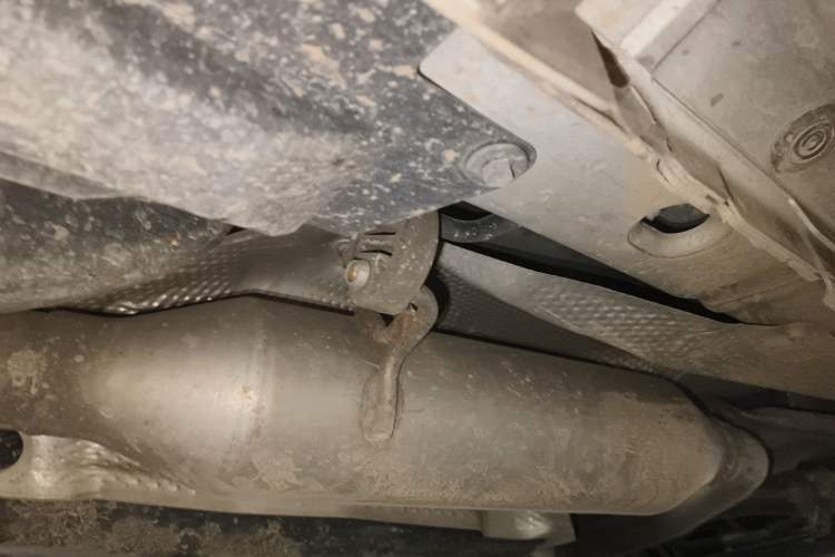 Used Toyota Granvia 2022 2.5L Hybrid Premium Edition Chassis Rear Right