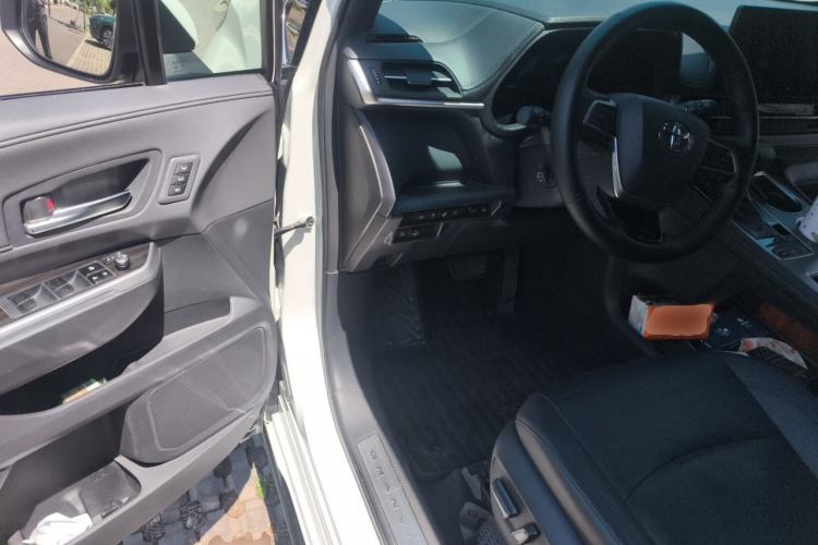 Used Toyota Granvia 2022 2.5L Hybrid Flagship Edition Driver Seat