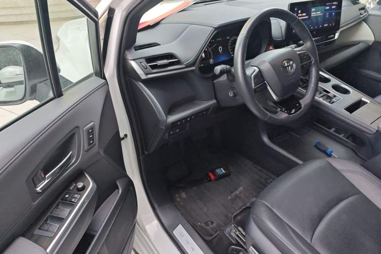 Used Toyota Granvia 2022 2.5L Hybrid Flagship Edition Driver Seat