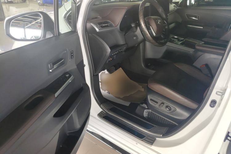 Used Toyota Granvia 2022 2.5L Hybrid Flagship Edition Driver Seat