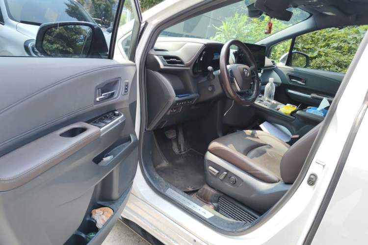 Used Toyota Granvia 2022 2.5L Hybrid Flagship Edition Driver Seat