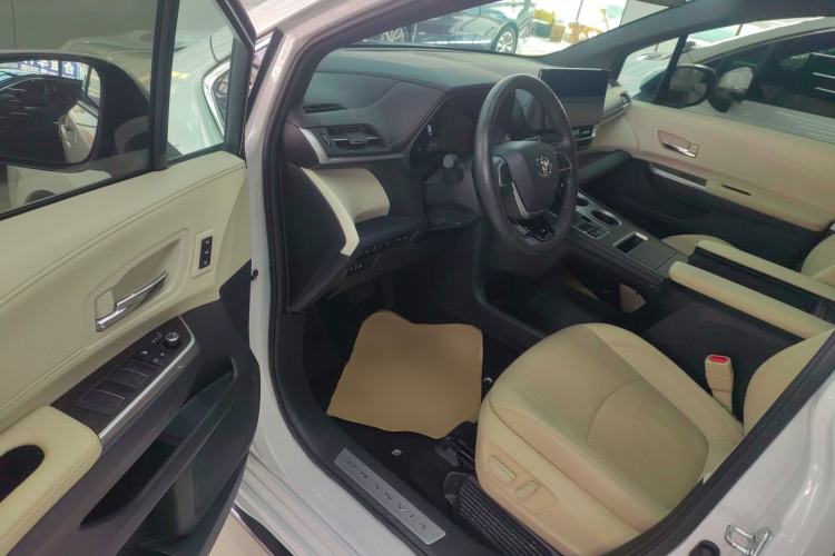 Used Toyota Granvia 2022 2.5L Hybrid Prestige Edition Driver Seat
