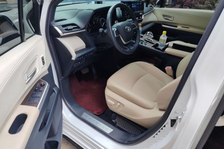Used Toyota Granvia 2022 2.5L Hybrid Premium Edition Driver Seat