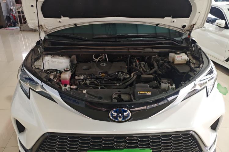 Used Toyota Granvia 2022 2.5L Hybrid Premium Edition Engine Bay