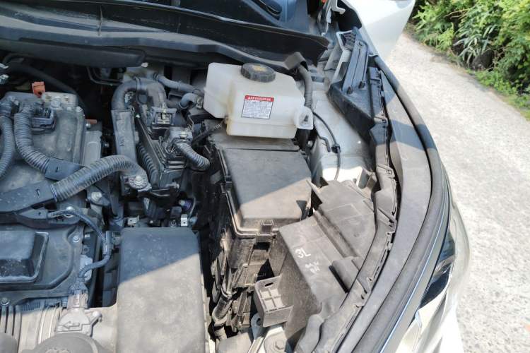 Used Toyota Granvia 2022 2.5L Hybrid Flagship Edition Engine Bay Left