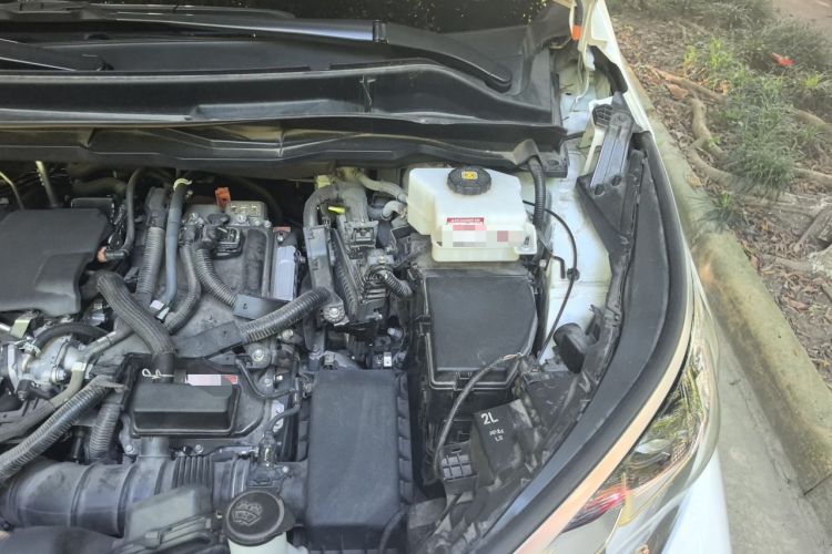 Used Toyota Granvia 2022 2.5L Hybrid Premium Edition Engine Bay Left
