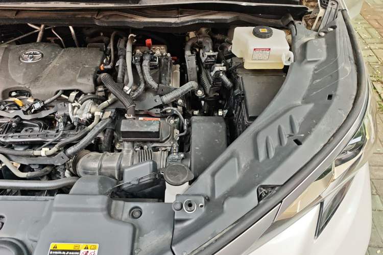 Used Toyota Granvia 2022 2.5L Hybrid Flagship Edition Engine Bay Left