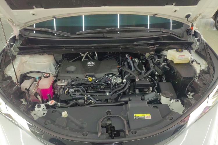 Used Toyota Granvia 2022 2.5L Hybrid Prestige Edition Engine Bay