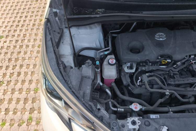 Used Toyota Granvia 2022 2.5L Hybrid Flagship Edition Engine Bay Right