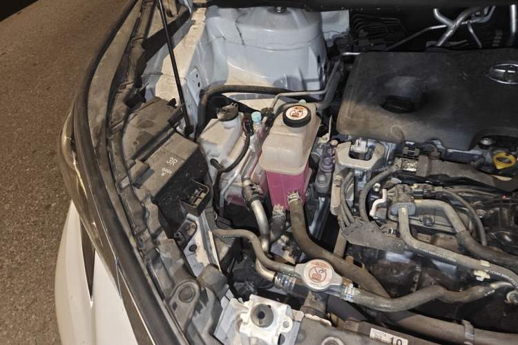 Used Toyota Granvia 2022 2.5L Hybrid Flagship Edition Engine Bay Right