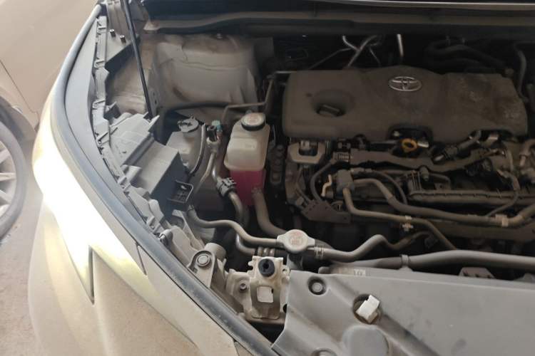 Used Toyota Granvia 2022 2.5L Hybrid Premium Edition Engine Bay Right