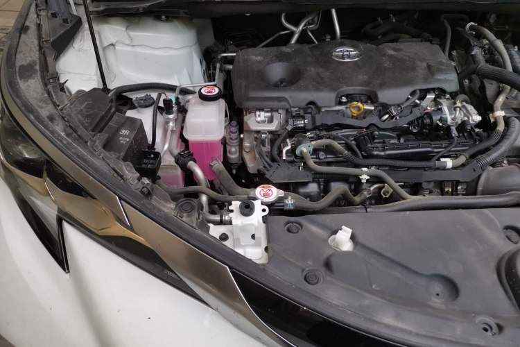 Used Toyota Granvia 2022 2.5L Hybrid Flagship Edition Engine Bay Right