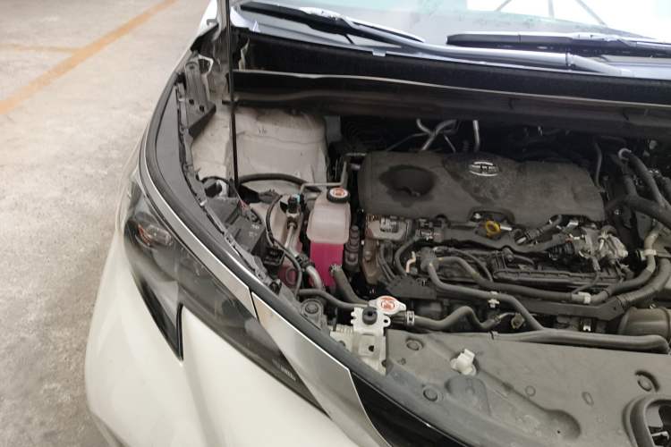 Used Toyota Granvia 2022 2.5L Hybrid Premium Edition Engine Bay Right