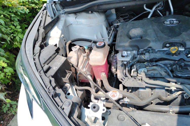 Used Toyota Granvia 2022 2.5L Hybrid Flagship Edition Engine Bay Right