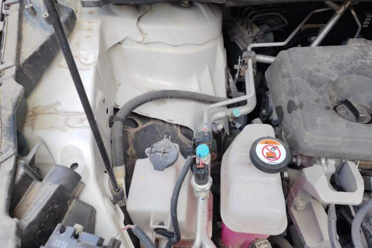 Used Toyota Granvia 2022 2.5L Hybrid Premium Edition Engine Bay Right