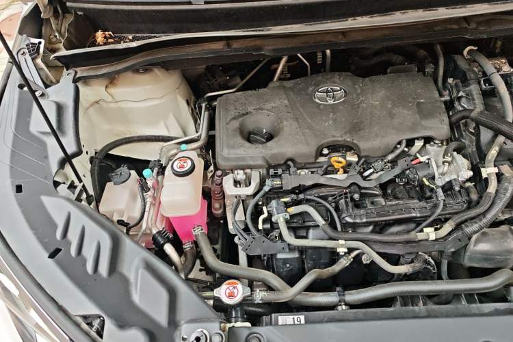 Used Toyota Granvia 2022 2.5L Hybrid Flagship Edition Engine Bay Right