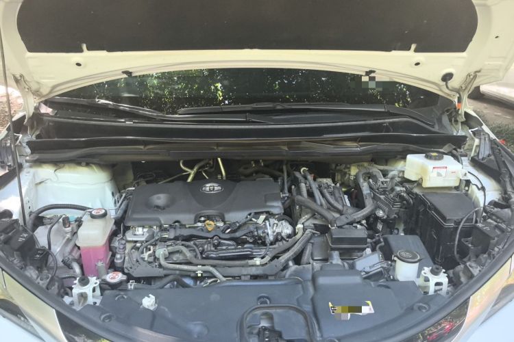 Used Toyota Granvia 2022 2.5L Hybrid Premium Edition Engine Bay