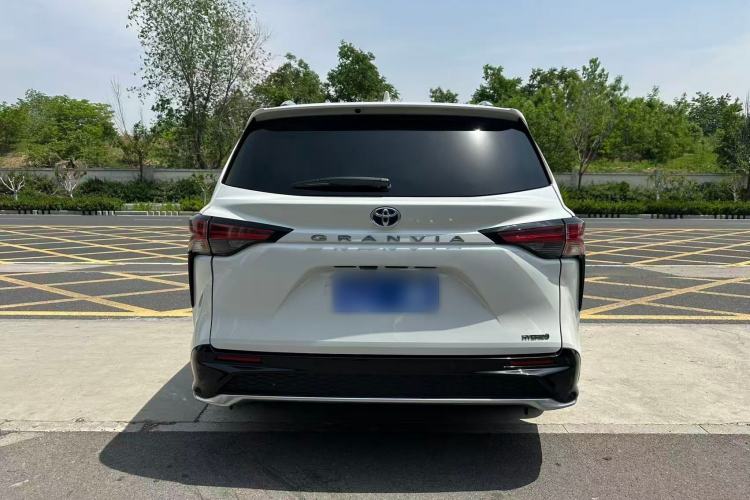 Used Toyota Granvia 2022 2.5L Hybrid Flagship Edition Exterior 12