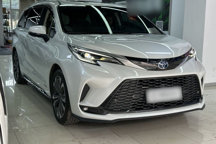Used Toyota Granvia 2022 2.5L Hybrid Premium Edition Exterior 2