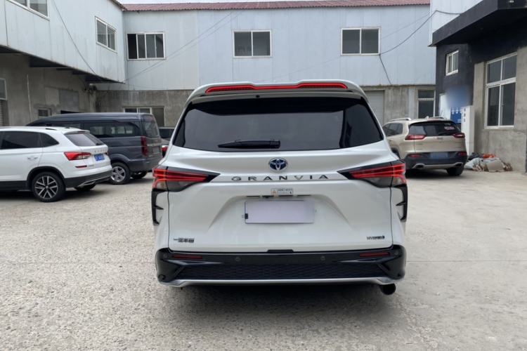 Used Toyota Granvia 2022 2.5L Hybrid Prestige Edition Exterior 2